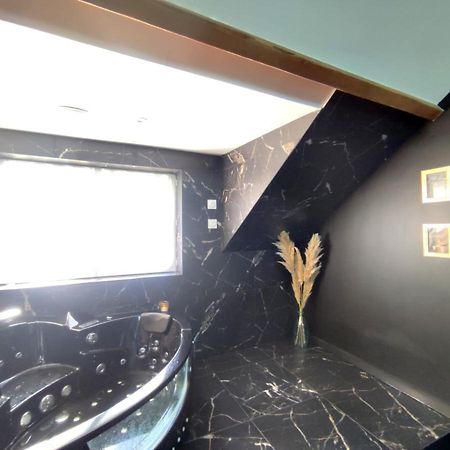Love Room A Montargis Dış mekan fotoğraf