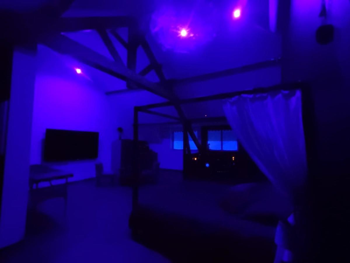 Love Room A Montargis Dış mekan fotoğraf